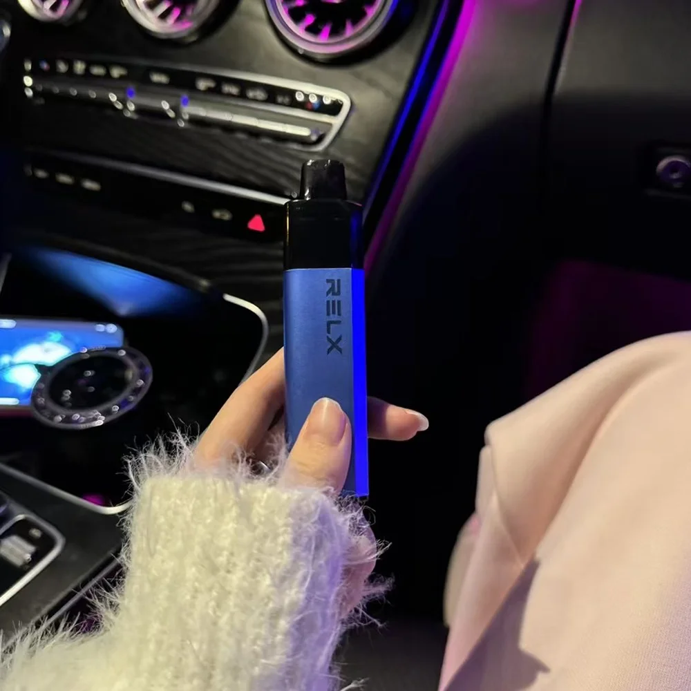 RELX GA8000 台灣熱銷實拍：穩定輸出不變味的 8000 Puffs 拋棄式主機使用場景